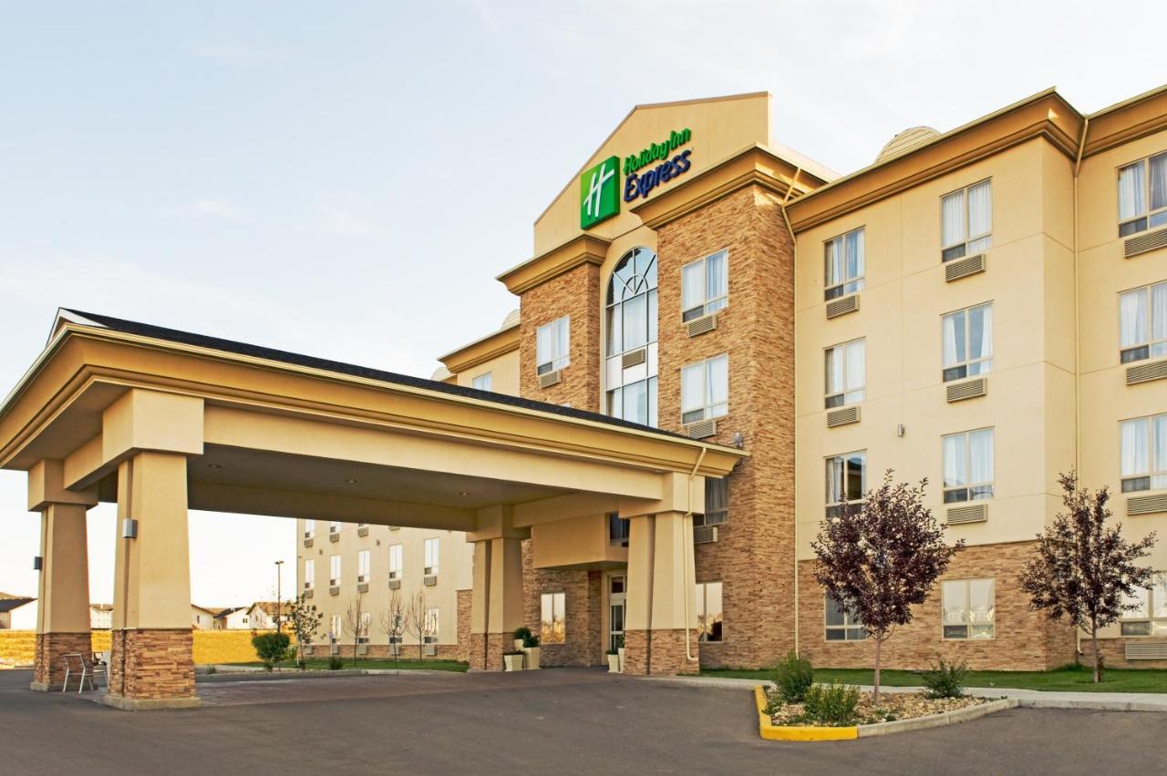 Holiday Inn Express Grande Prairie, An Ihg Hotel Exterior photo