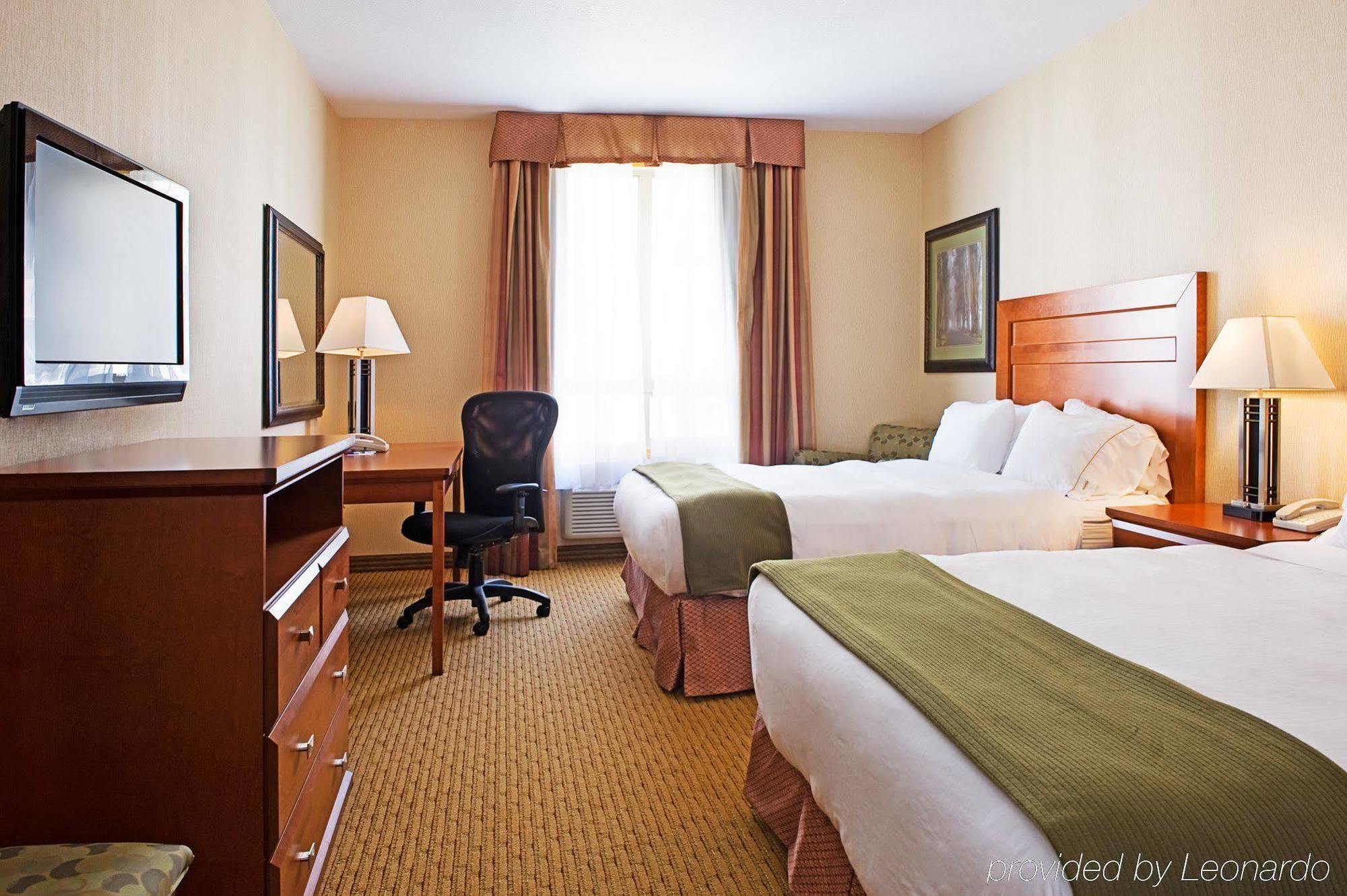 Holiday Inn Express Grande Prairie, An Ihg Hotel Room photo
